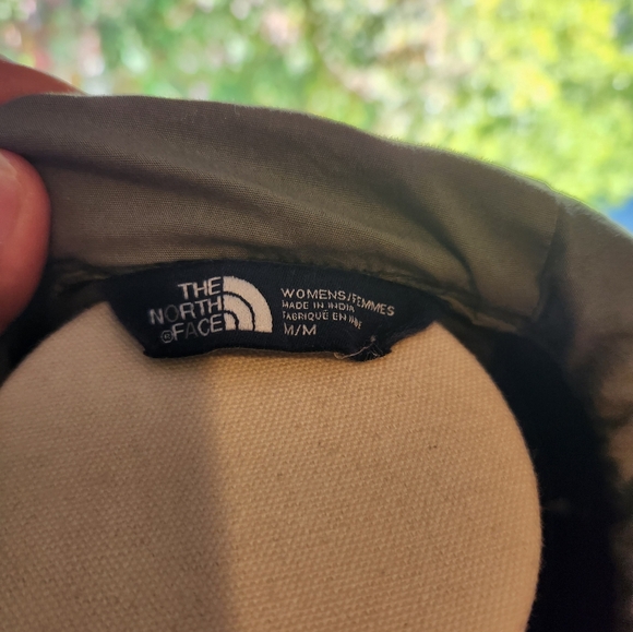 Women's Northface - Picture 2 of 2